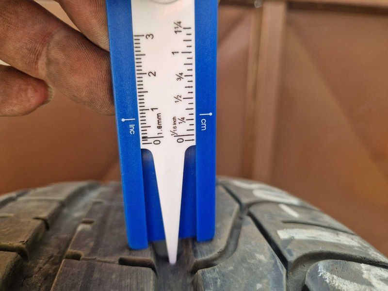 2 Pirelli R19 235/50
летни гуми
DOT0518