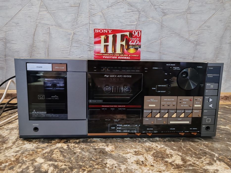 Магнитофон кассетный, усилитель