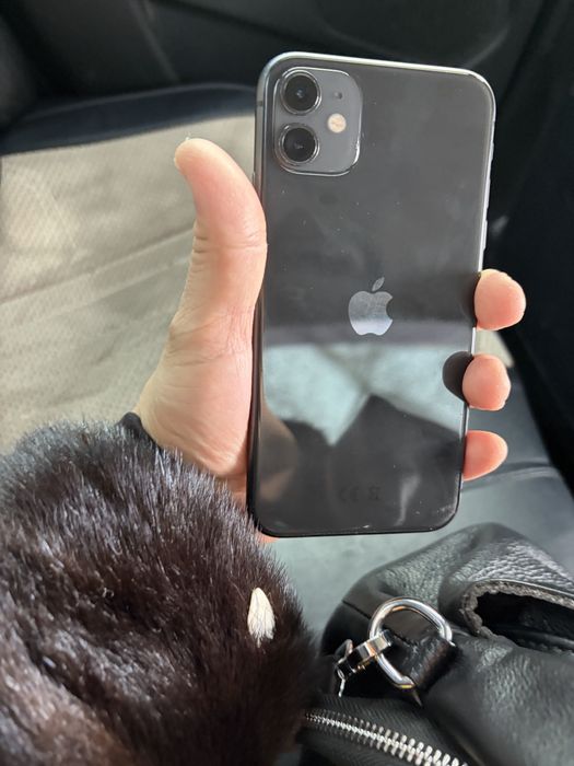 Продам iphone 11 на 64 Gb