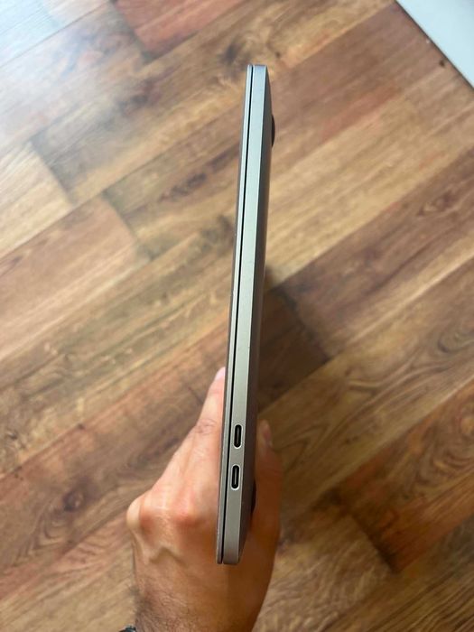 MacBook Pro 13" (M1, 2020), 16GB RAM,  512GB SSD, Touchbar, Сив (Space Gray) - 80% батерия