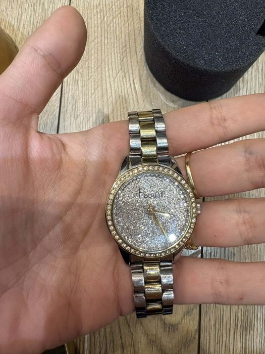 Часовник Freelook