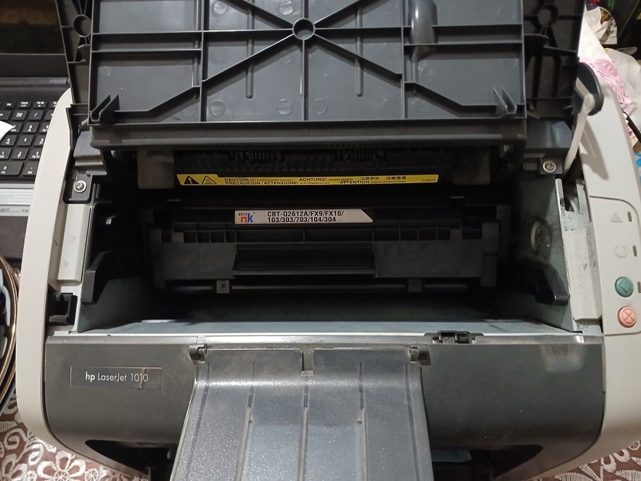 Продам принтер HP 1018