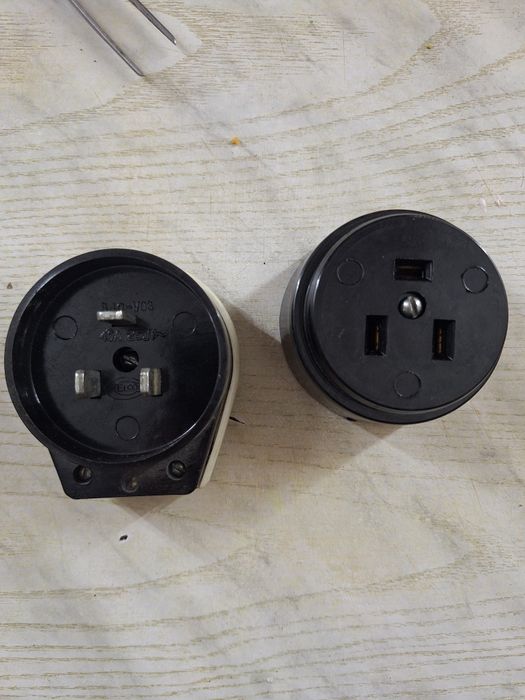 Вилка 250 вольт 40 ампер с розеткой