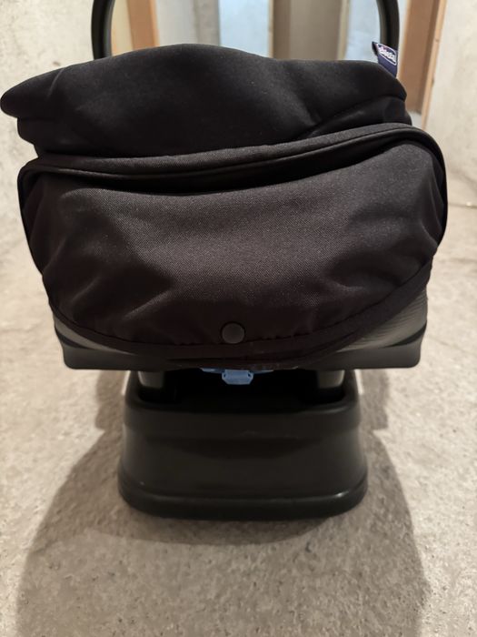 Chicco auto-fix fast бебешко столче за кола