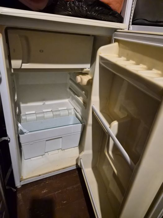 Хладилник с вътрешна камера Neo