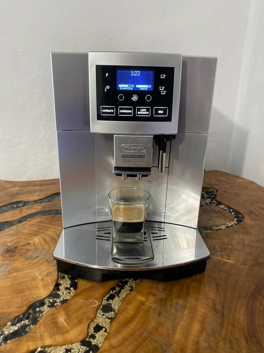 expresor / espressor cafea delonghi perfecta touch