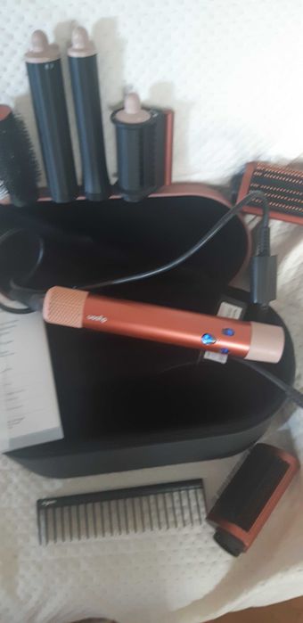 Dyson airwrap ondulator Long in garantie inregistrat pe My Dyson