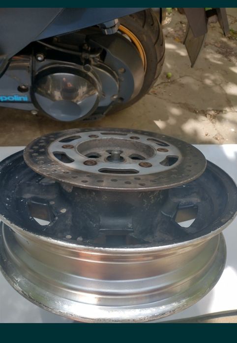 Suzuki Burgman Jantă de fată cu disc de frana si ax