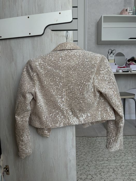 Одежды по 1500 тг