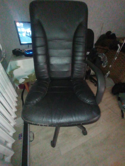 Продам компьютерное кресло