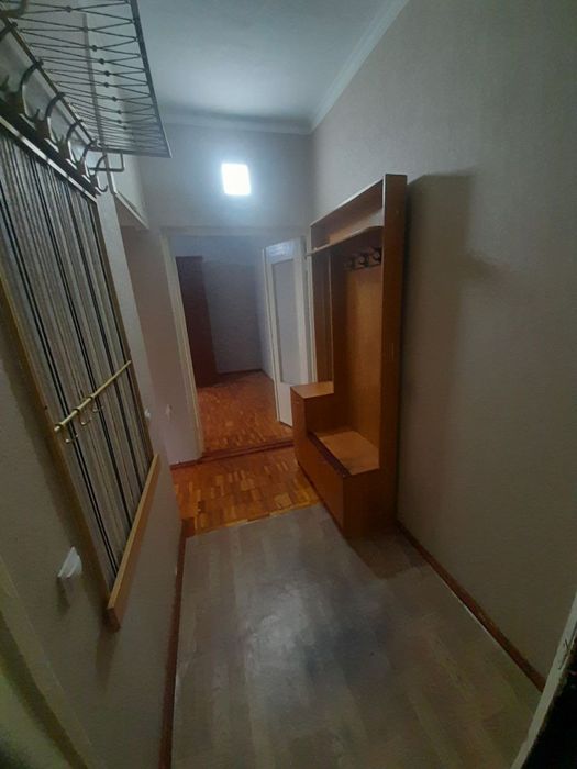 Юнусабад 17. Срочно. Продаю. 1 комнатная чистая