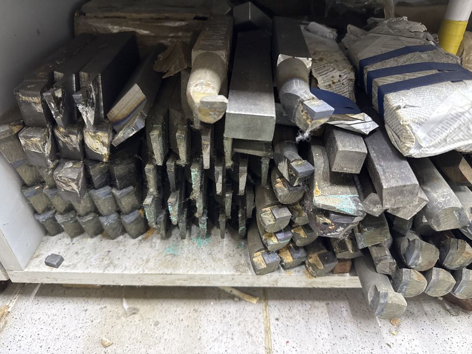 Токарный инструменты.