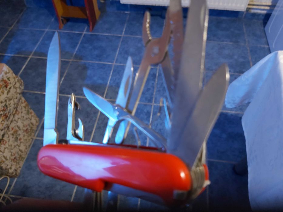 Briceag multifunctional