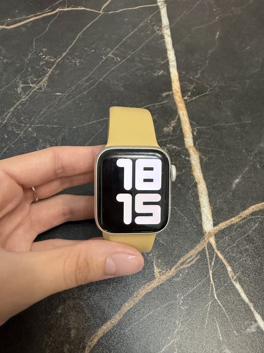 Apple Watch SE 40 мм