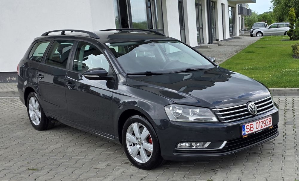 VOLKSWAGEN Passat 2012