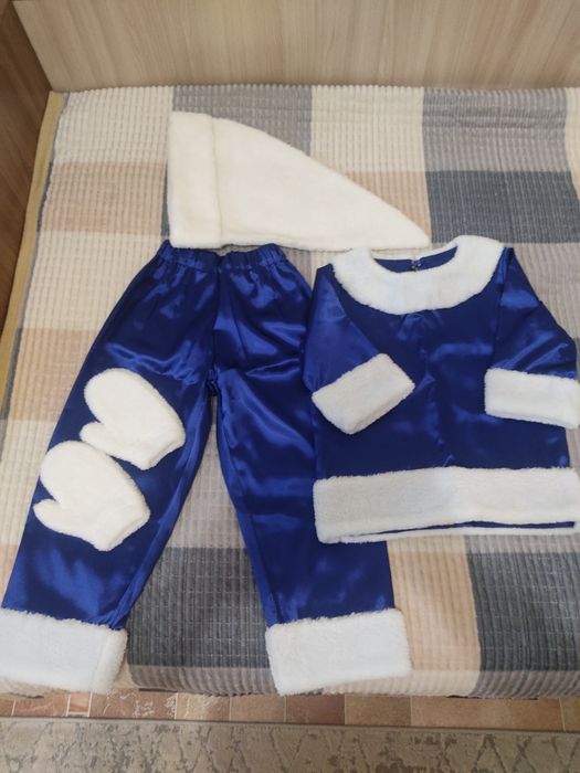 Продам новогодний костюм Дед мороз.