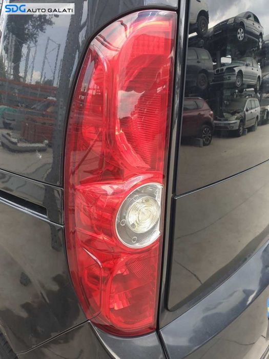 Tripla Lampa Stop Stanga de pe Caroserie Fiat Doblo 2 2009 - 2015 [Q4802]