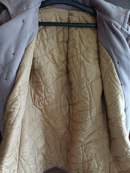 Vănd haină damă, mărimea 40, preț  140 lei