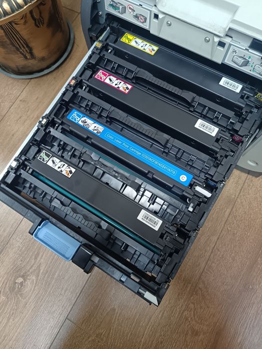 Цветной принтер HP Color laser jet CP2025