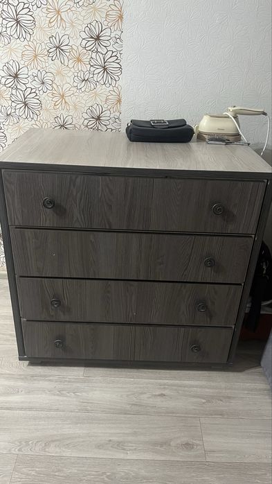 Продам спальный гарнитур