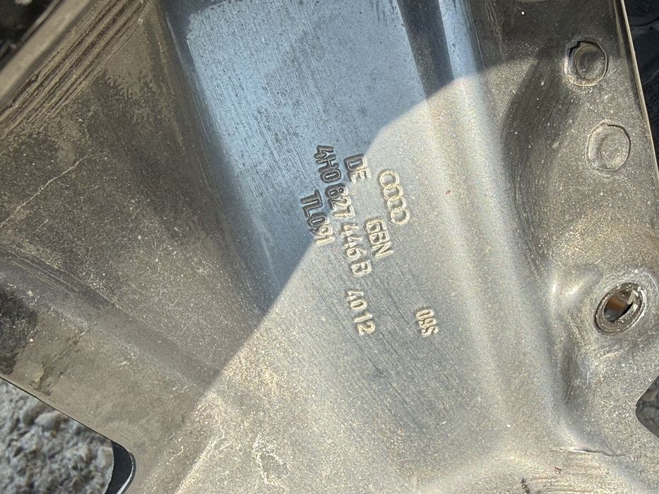 Заден капак Audi A8 D4 4H S8 4H0827023G 4H0827445B оригинал