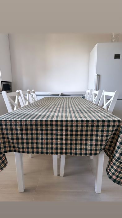 Продается стол со стульями