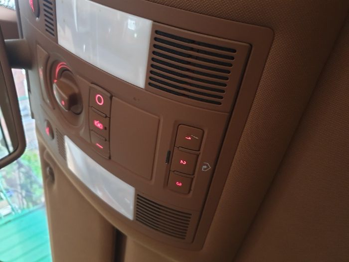 **Продава на части** Ауди А8 Д3 3.2FSI, вакуум, безключово, дистроник