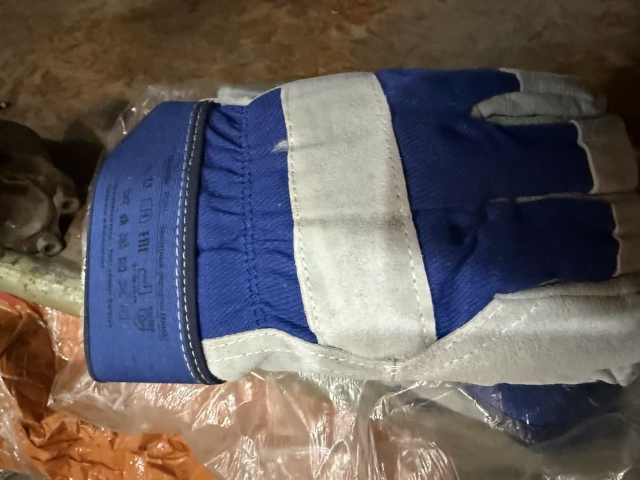 Продам перчатки зимние