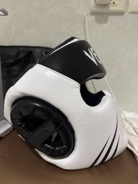 Kick box shlem venum