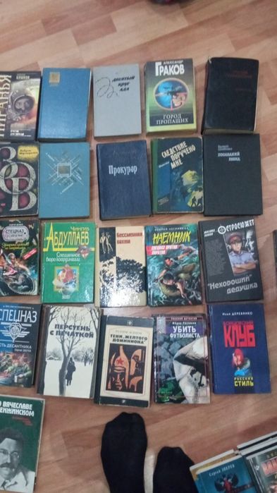 Продам книги боевики