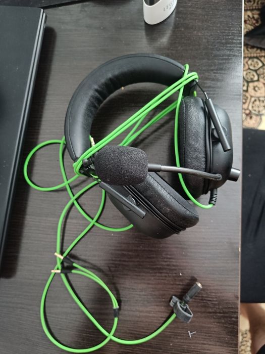 Продам наушники Razer