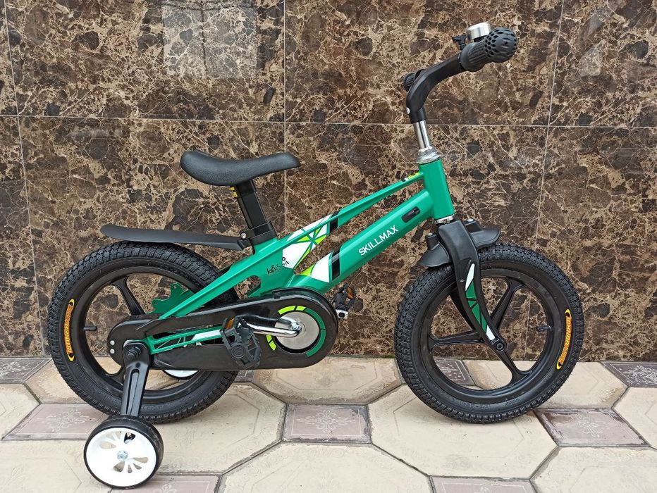 Новый велосипед 12 размер 3-7лет сака диска