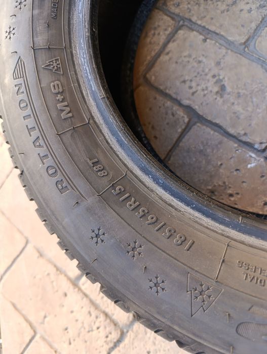 Зимни гуми Dunlop 185/65/15 8мм.