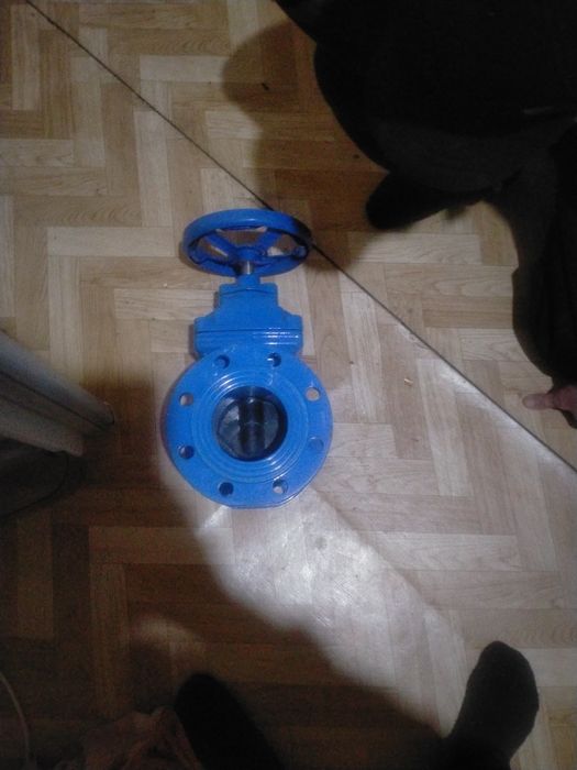 Задвижка водопроводная D100