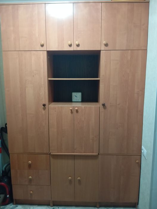Продам шкаф срочно