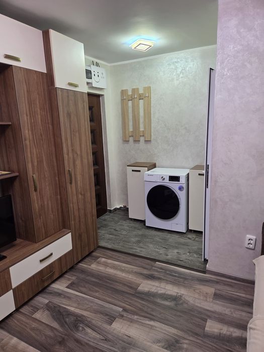 Închiriere Garsonieră 
Preț: 1200 lei/lună + o lună avans.
Se face contract declarat la ANAF.
Pentru mai multe detalii și vizionare, sunați în privat.