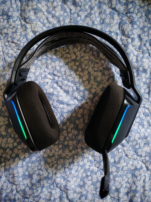 Casti logitech G733