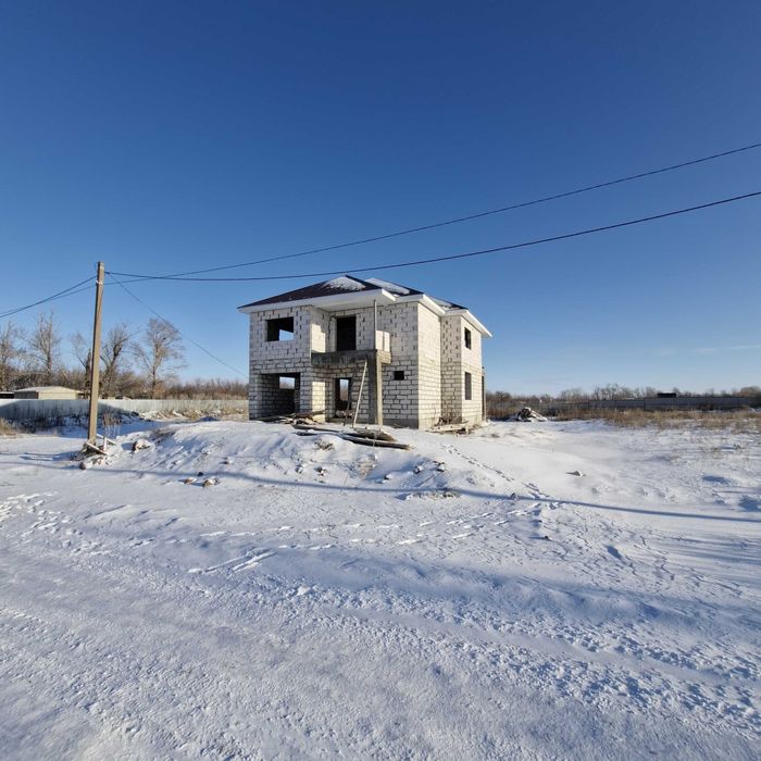 Продам участок с недостроенным домом в жероме