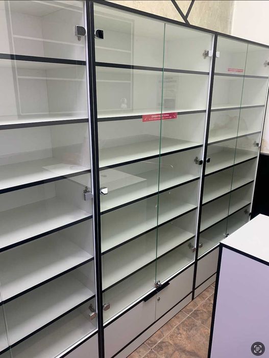 Продаю Шкафы с остеклением