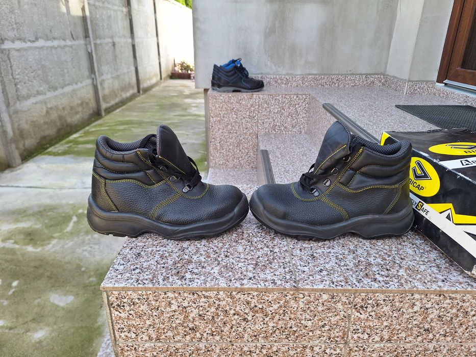 Vand Bocanci Bicap, marimi 39 si 40, sunt NOI nefolositi