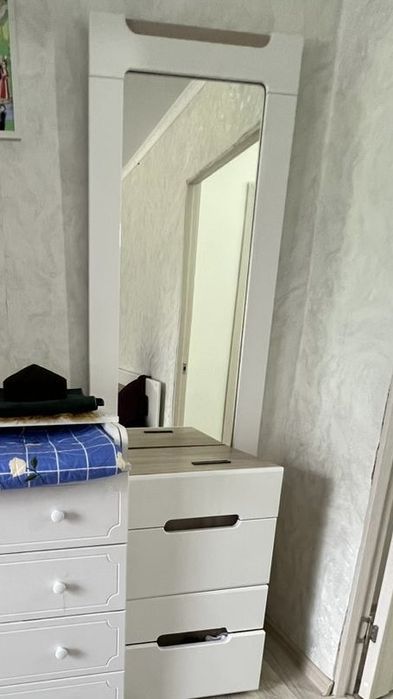 Продам спальную гарнитуру