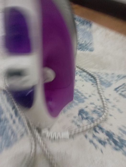 Продаем утюг Scarlett