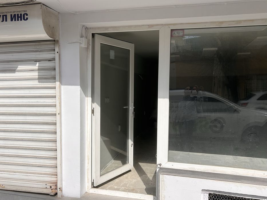 Помещение под наем подходящо за магазин или офис