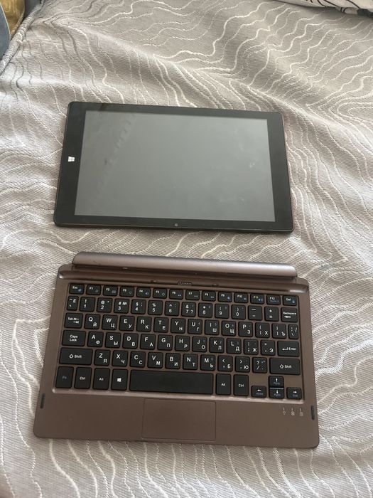 Планшет наудбук продам рабочим состаяние