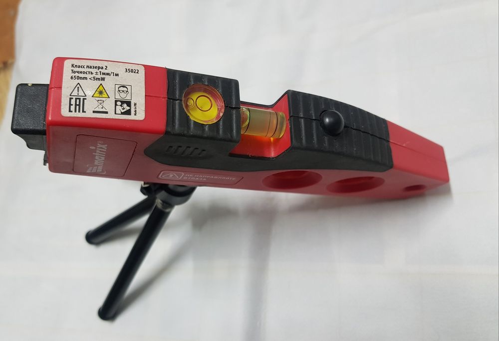 Лазерный строительный уровень