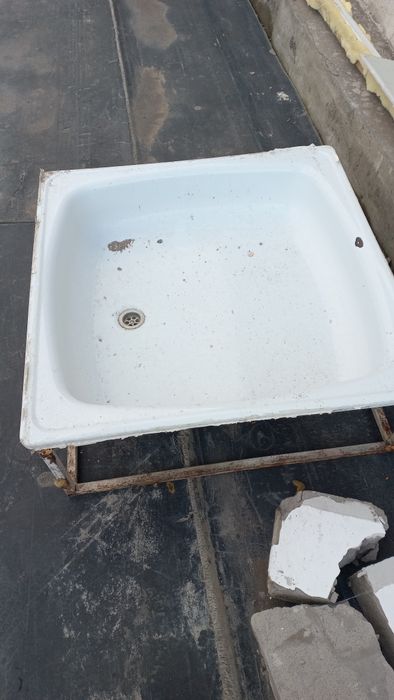 Продам поддон с каркасом