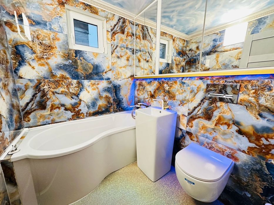 OPORTUNITATE RARĂ! Apartament+spațiu comercial-ideal pentru locuit+afa