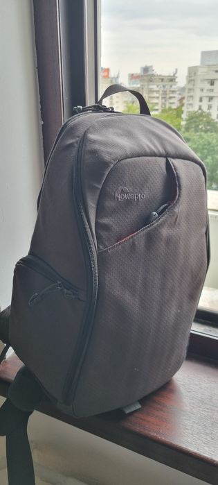 Rucsac pentru Aparat Foto Lowepro, calitativ, cu multe compartimente