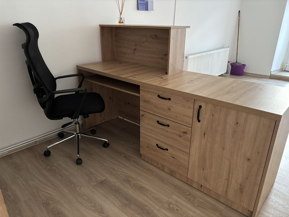 Birou nou .Dimensiuni 80 centimetri /2 metri