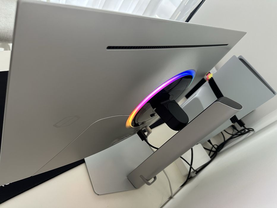 Monitor oled Samsung G80SD 240HZ